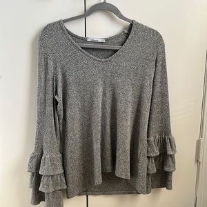 Cute grey sweater with amazing ruffled sleeves